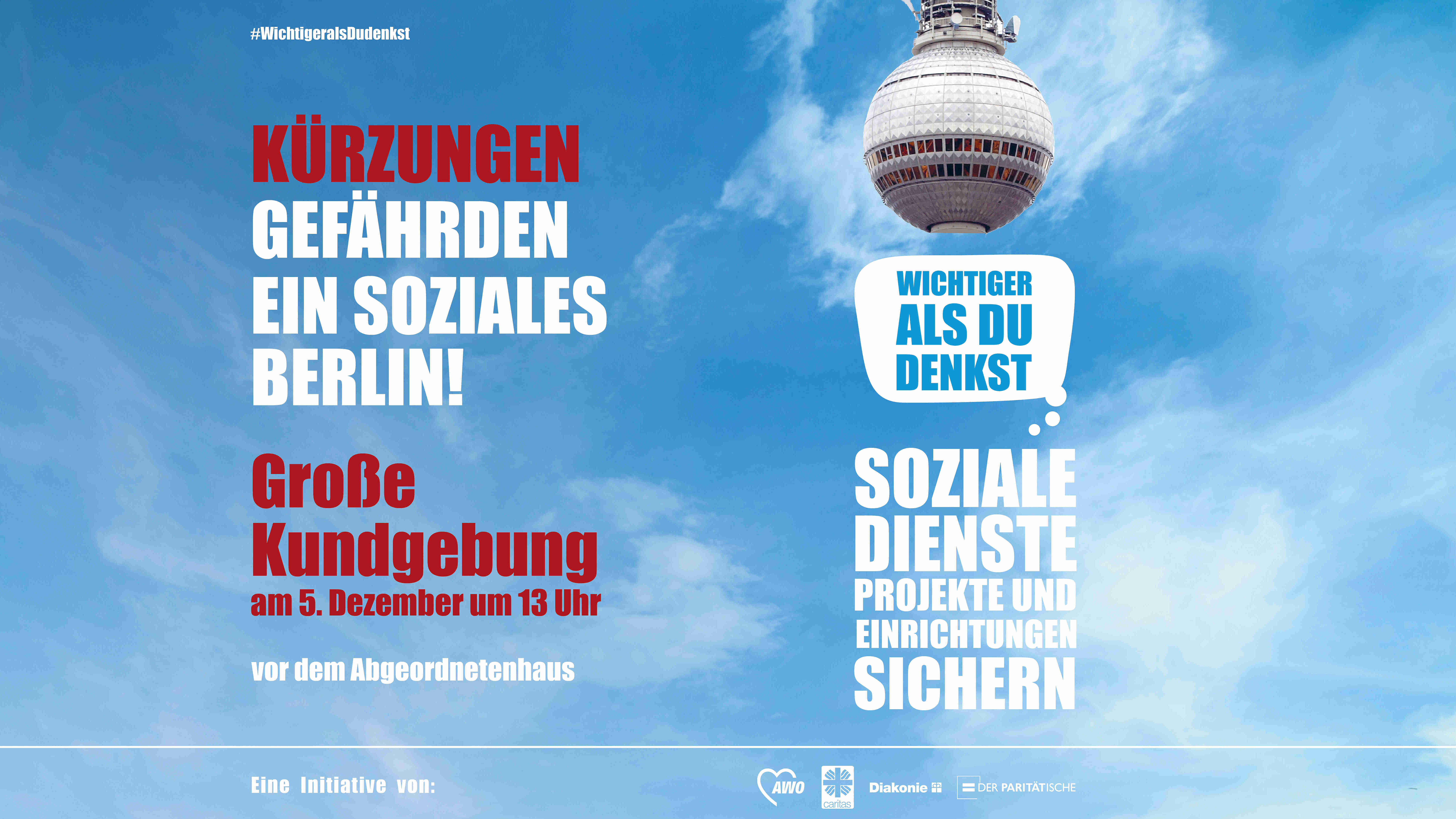 Der Fernsehturm unter blauem Himmel.